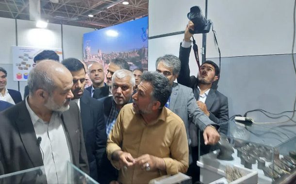 گزارش تصوری از بازدید وزیر کشور از غرفه قم در نمایشگاه ایران اکسپو ۲۰۲۴