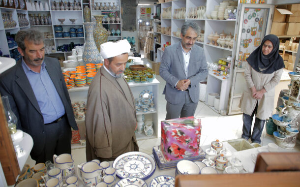 گزارش تصویری: تجلیل از قدیمی‌ترین بانوی سفالگر قمی به مناسبت دهه کرامت