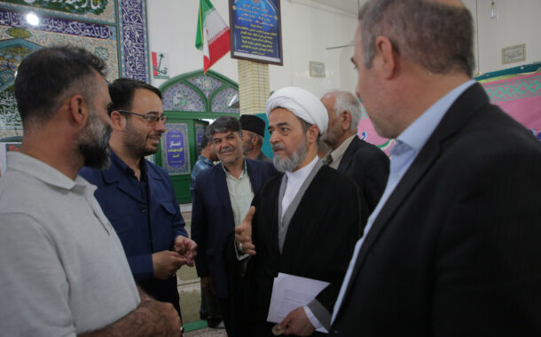 مسئولان میراث‌فرهنگی در میز خدمت نماز جمعه جعفرآباد پاسخگوی مردم بودند