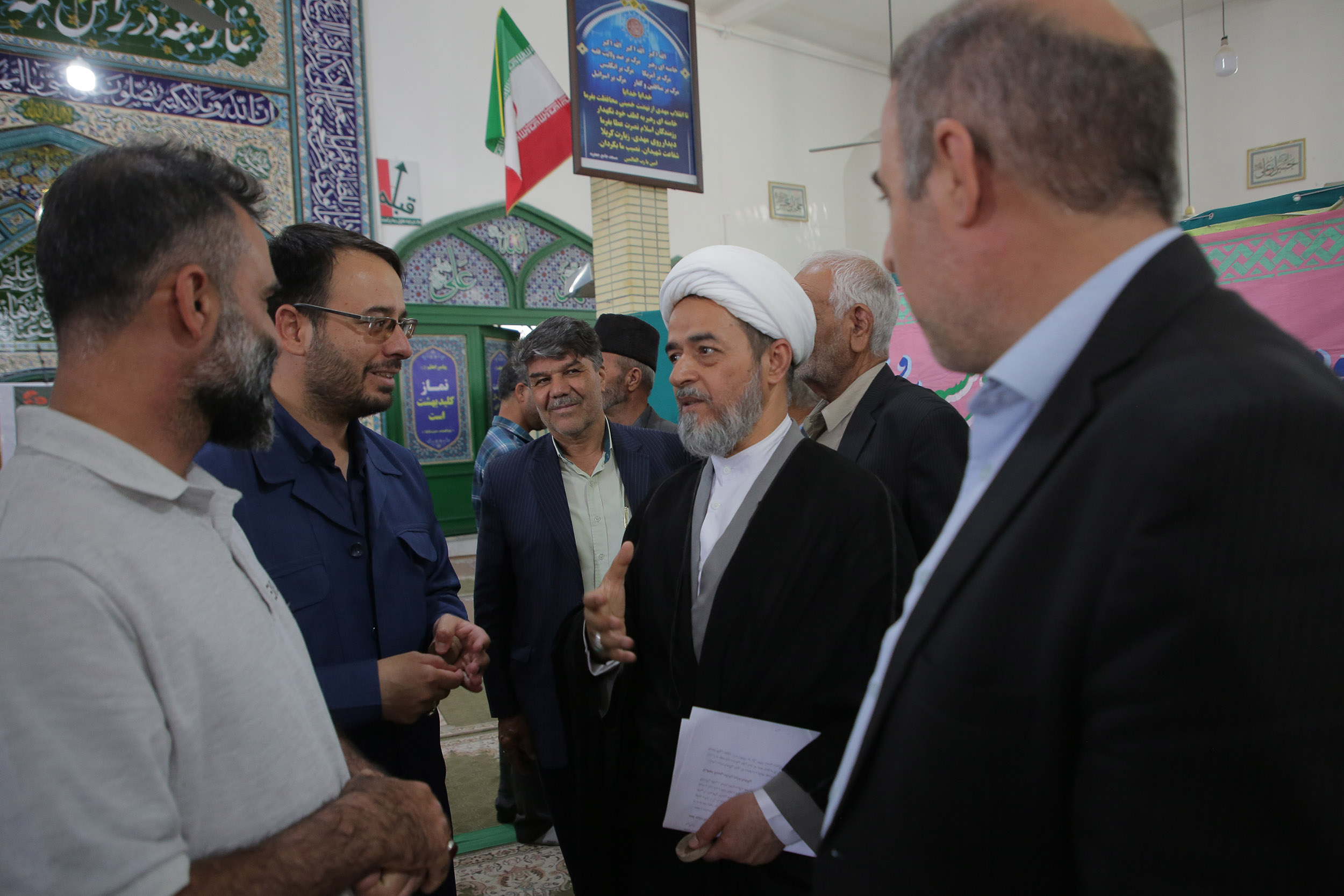 مسئولان میراث‌فرهنگی در میز خدمت نماز جمعه جعفرآباد پاسخگوی مردم بودند